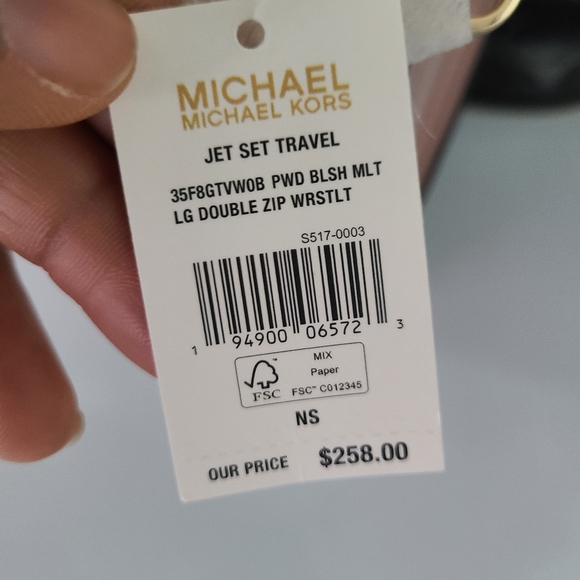 Michael Kors Jet Set Wallet - Picture 6 of 6